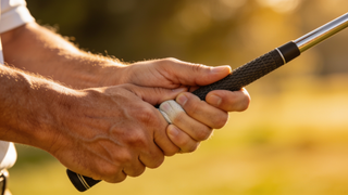 Golfschläger richtig greifen: Die 3 wichtigsten Grip-Varianten